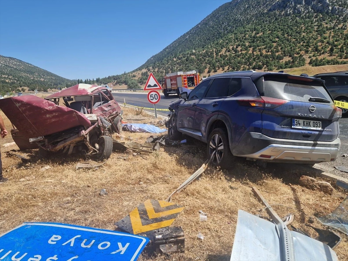 Konya’da Otomobil Çarpışması: 2 Ölü, 2 Yaralı