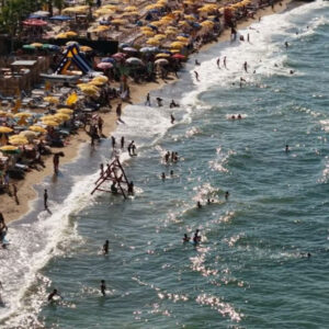 40 bin nufusu var yaz sezonunda 500 bin kisi geliyor kGlmir7O