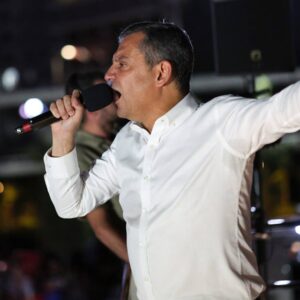 ozgur ozelden sivas mitingine davet herkes icin adil esit ve ozgur bir duzeni getirecegiz xvj2ty2S