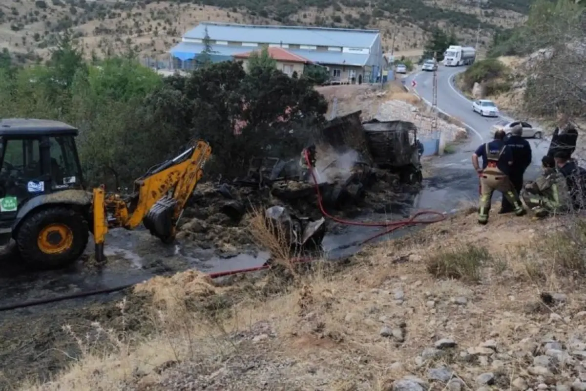 bir sondu bir yandi ayni tirda pes pese iki yangin xAK2RdbG