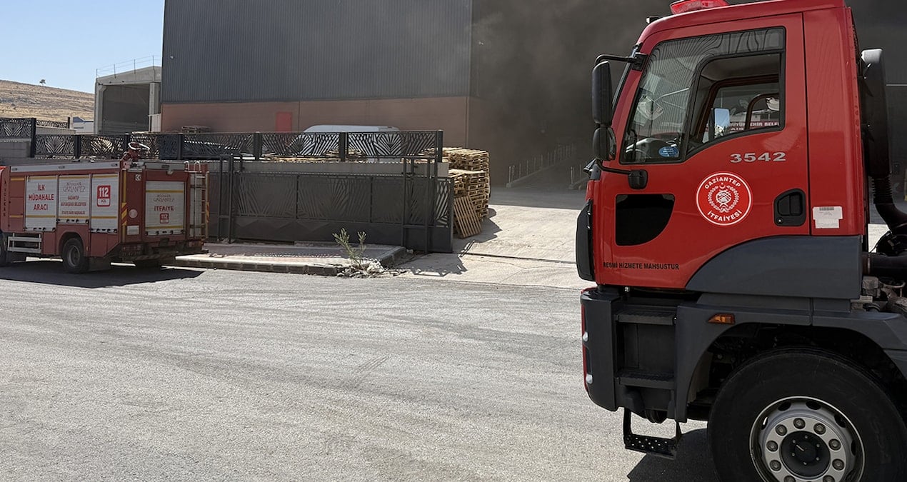 gaziantepte fabrikada yangin 2 isci yaralandi 4jSUArKb