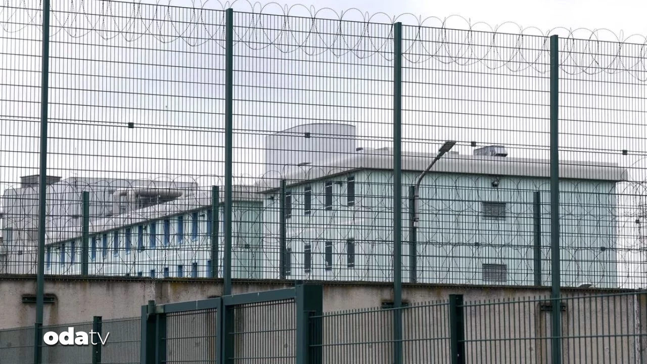 hapishanede kanli cete savasi 17 olu DscsEf26