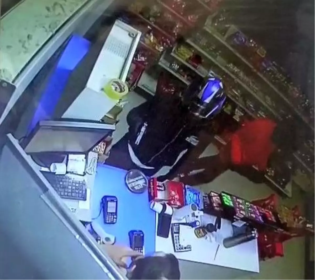 adanada silahli soygun T8fOtXz6.jpg