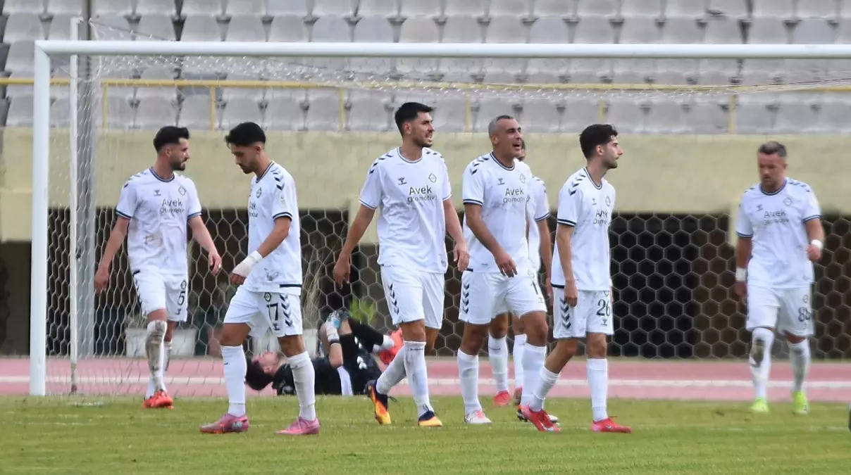 altayin kotu gidisi devam ediyor sokeye 4 1 maglup oldular iQkdckrT.jpg