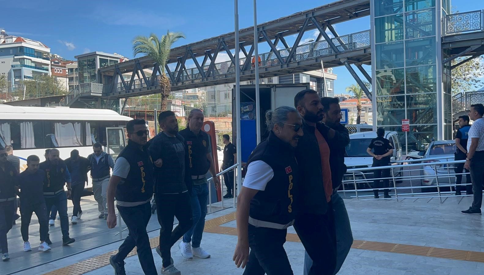 cesedi sarp kayaliklarda bulunmustu iki kisi tutuklandi kaQCLkBl.jpg