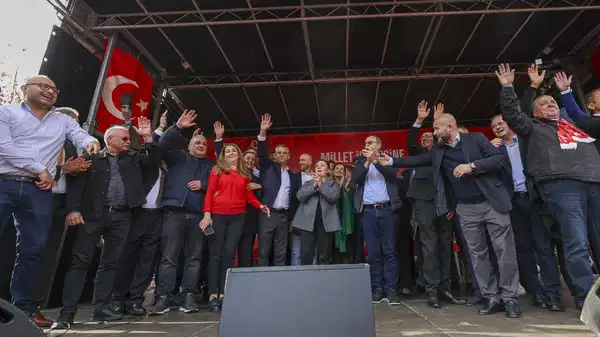 chpnin bruksel mitinginde avrupali sosyal demokrat liderlerden destek mesajlari demokrasiyi savunanlari savunun EaWER7lY.jpg