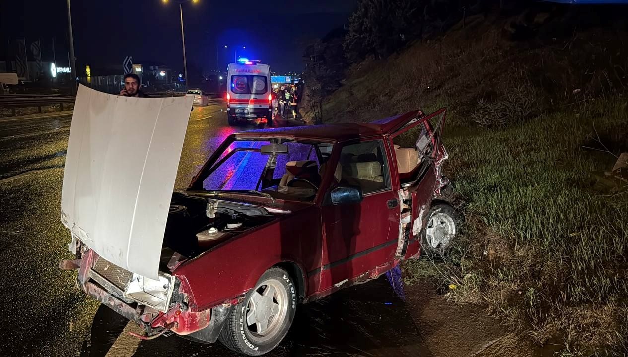 gebzede trafik kazasi iki yarali h54RPFiw.jpg