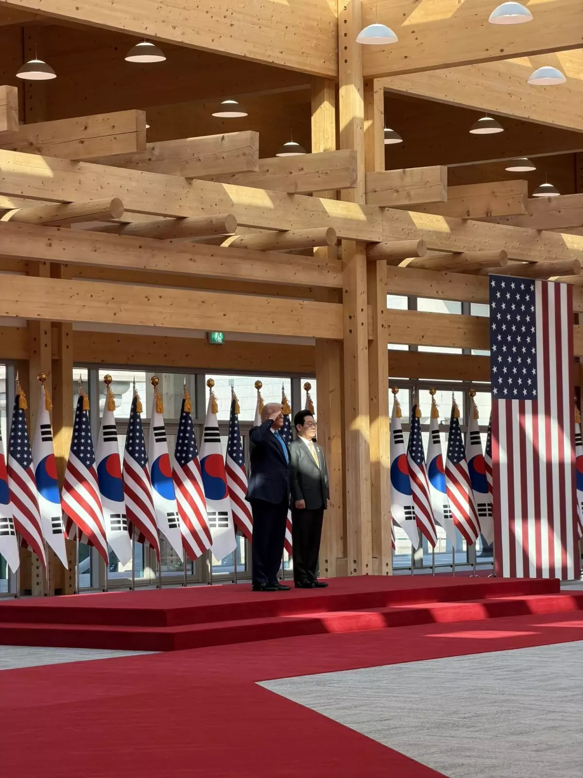 trump guney kore lideri ile gorustu HgYCAHO5.jpg