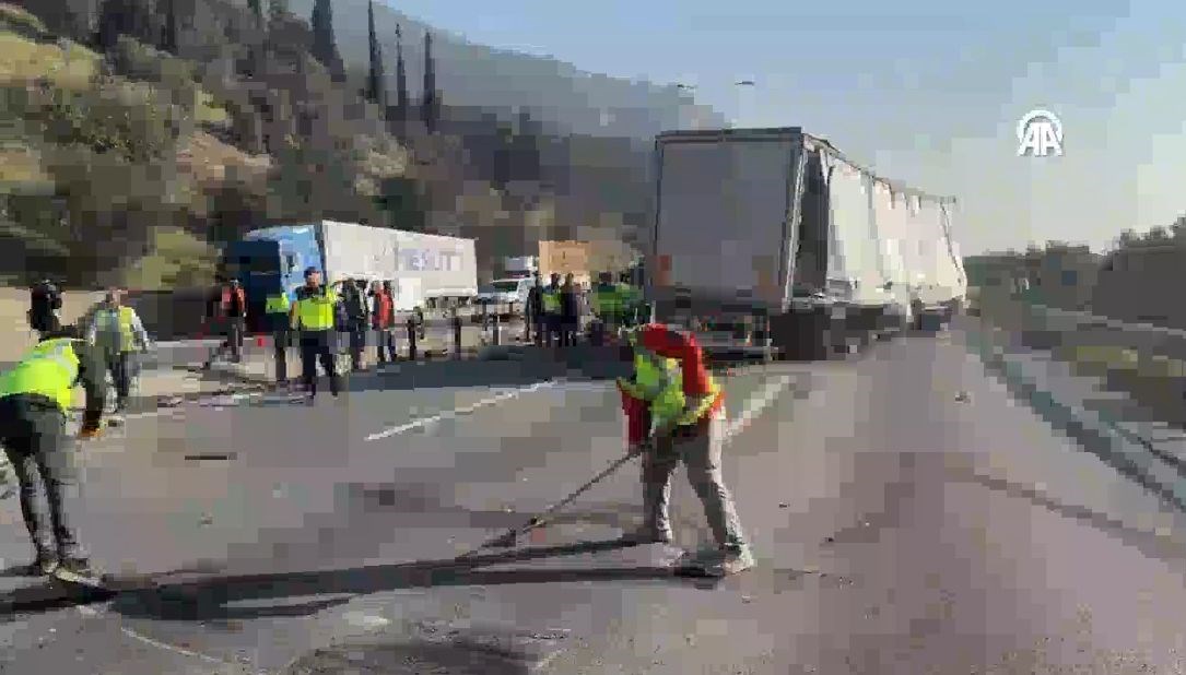 anadolu otoyolunda kaza ankara yonu trafige kapandi JrnJnIKR.jpg