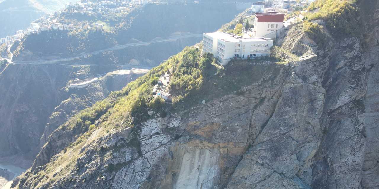 artvinde buyuk panik gurultunun nedeni belli oldu ogrenciler tahliye edildi UhX4cTQH.jpg