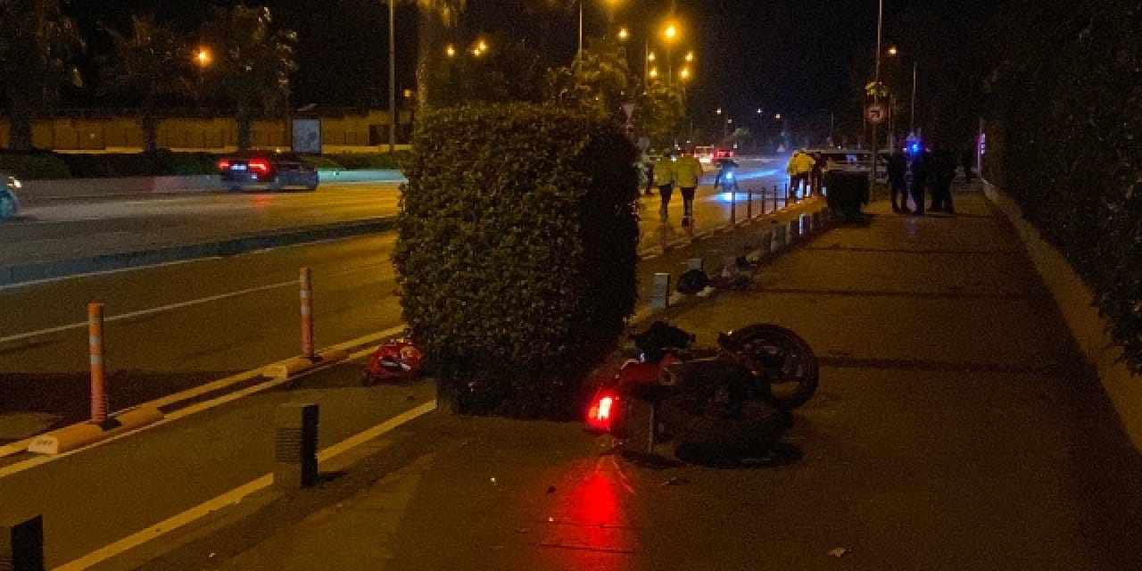 motosiklet yayaya carpti 3 agir yarali tDnJZXzP.jpg