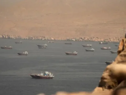 Abd iran catismasi buyuyor hurmuz bogazi yeniden kapatildi I4UFVRM5